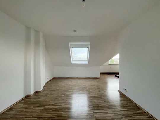 Gemütliche 3Zimmer Dachgeschosswohnung in KölnDünnwald